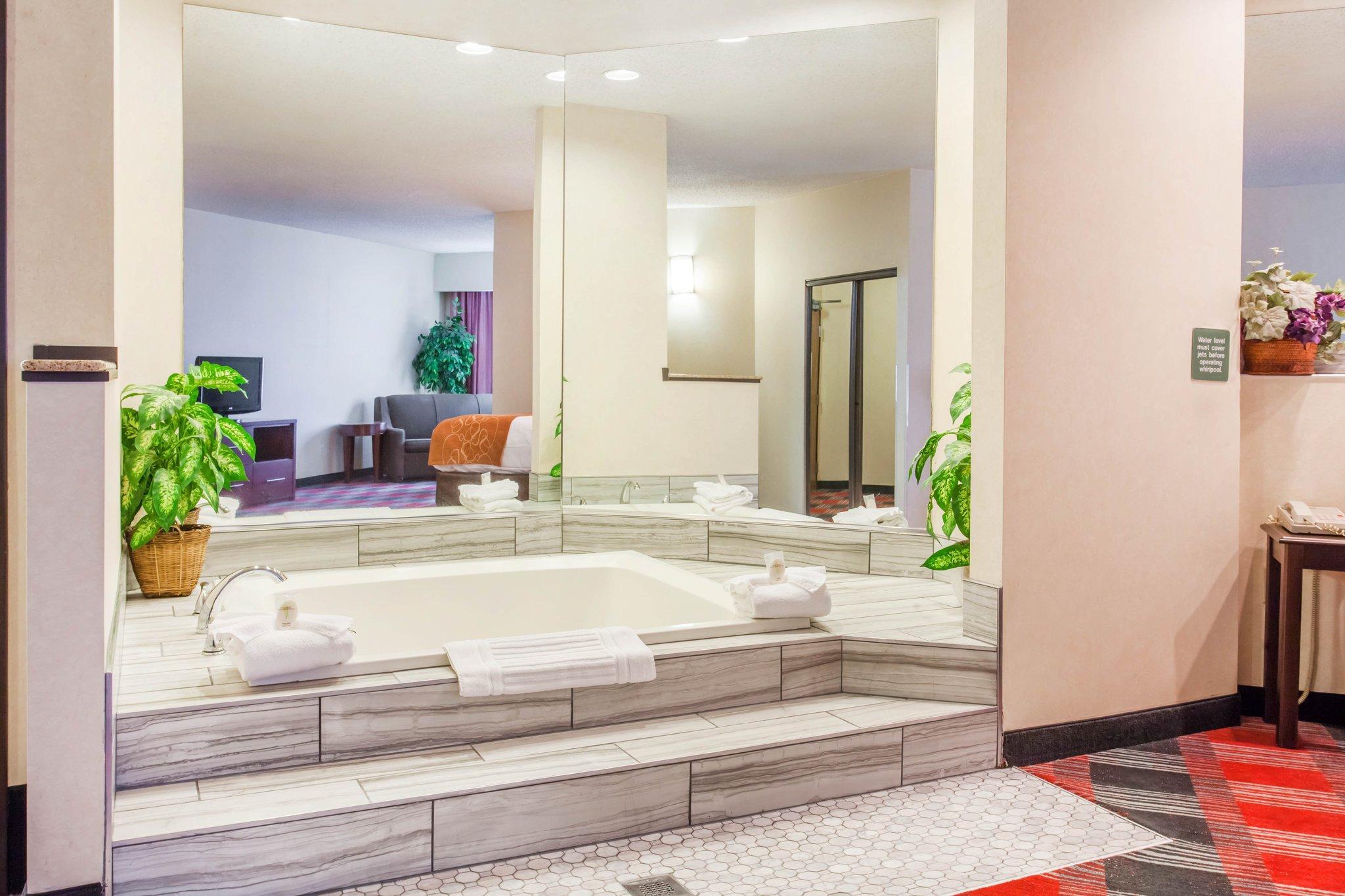Comfort Suites Near Vancouver Mall Exteriör bild