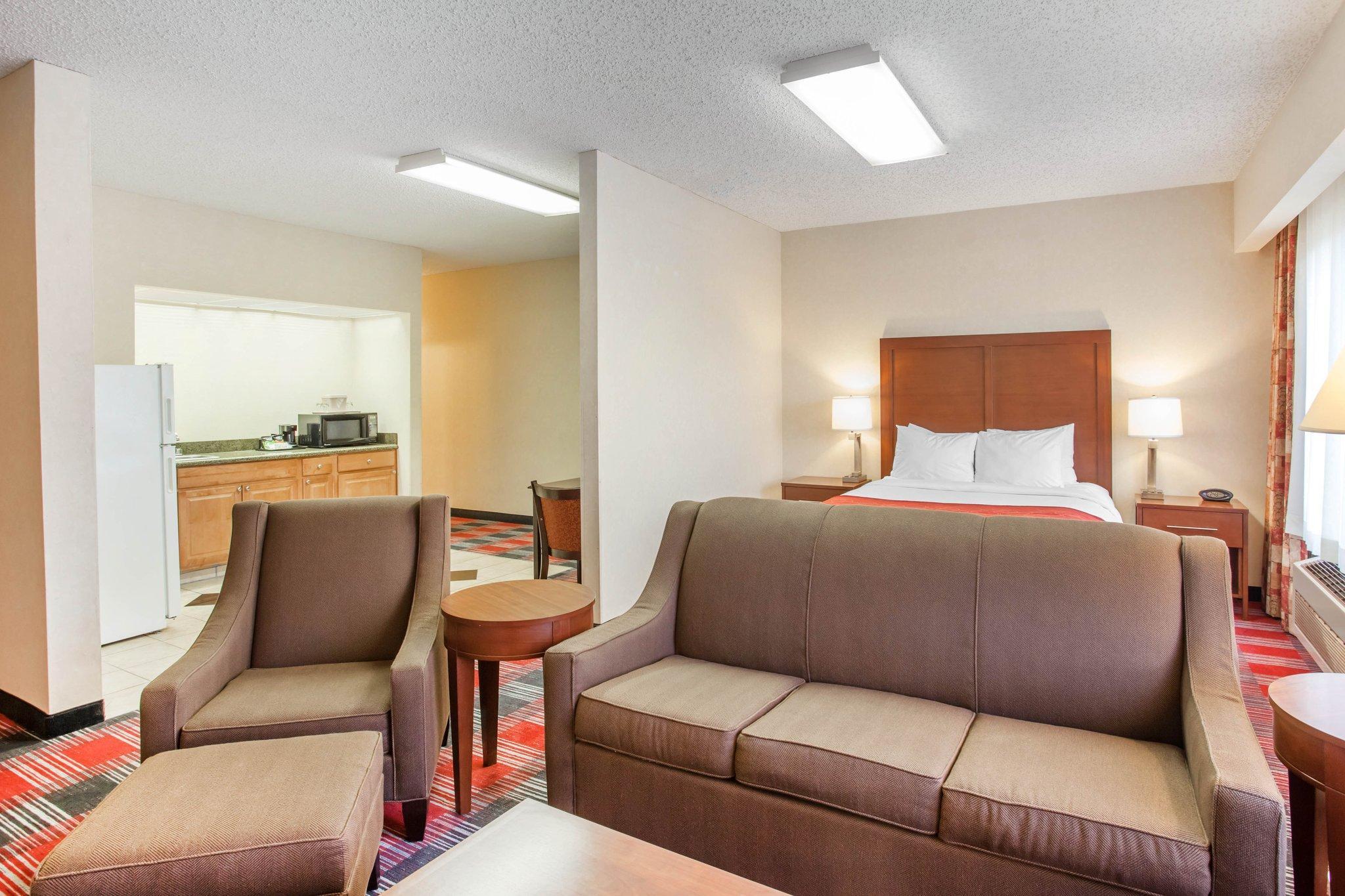 Comfort Suites Near Vancouver Mall Exteriör bild