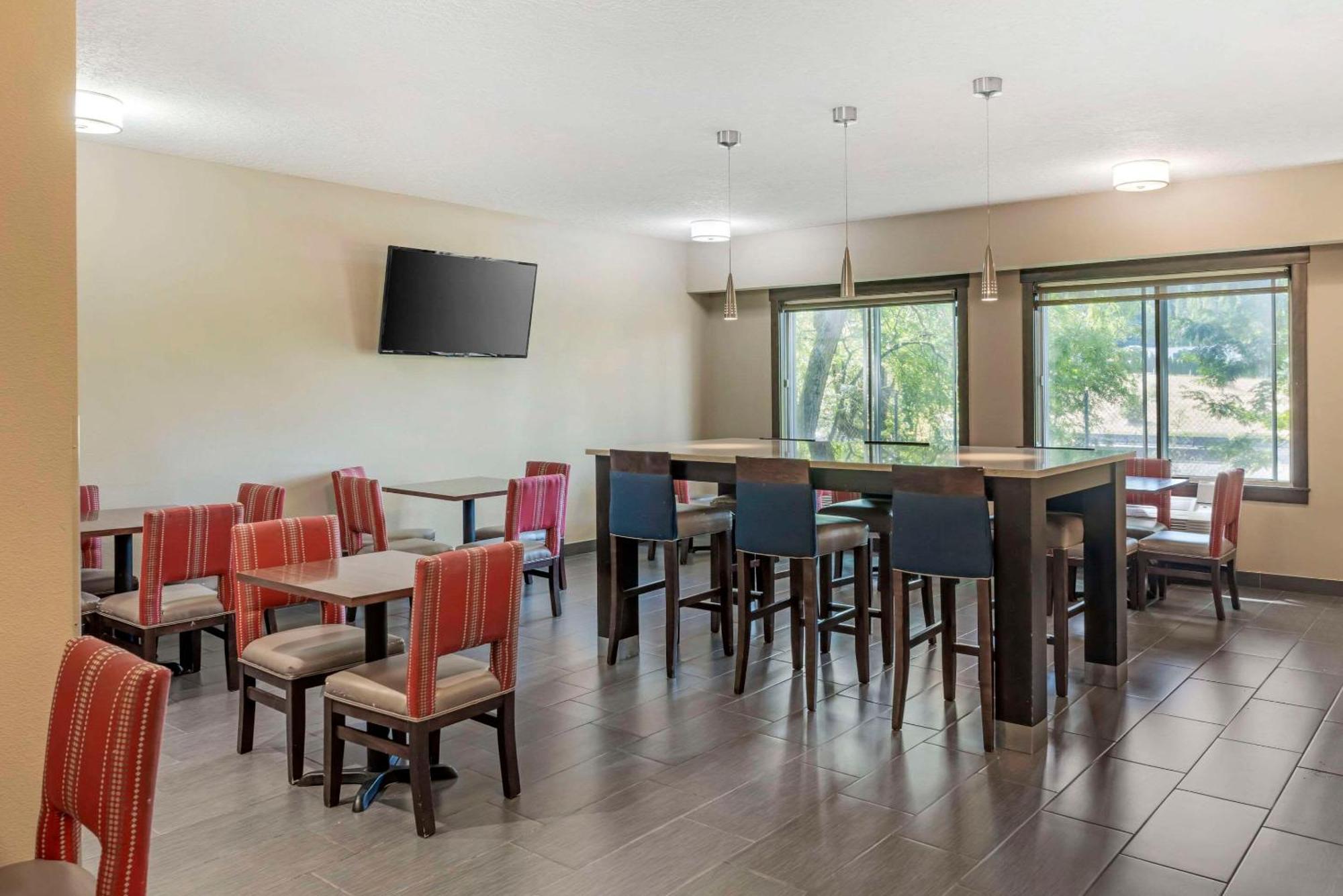 Comfort Suites Near Vancouver Mall Exteriör bild