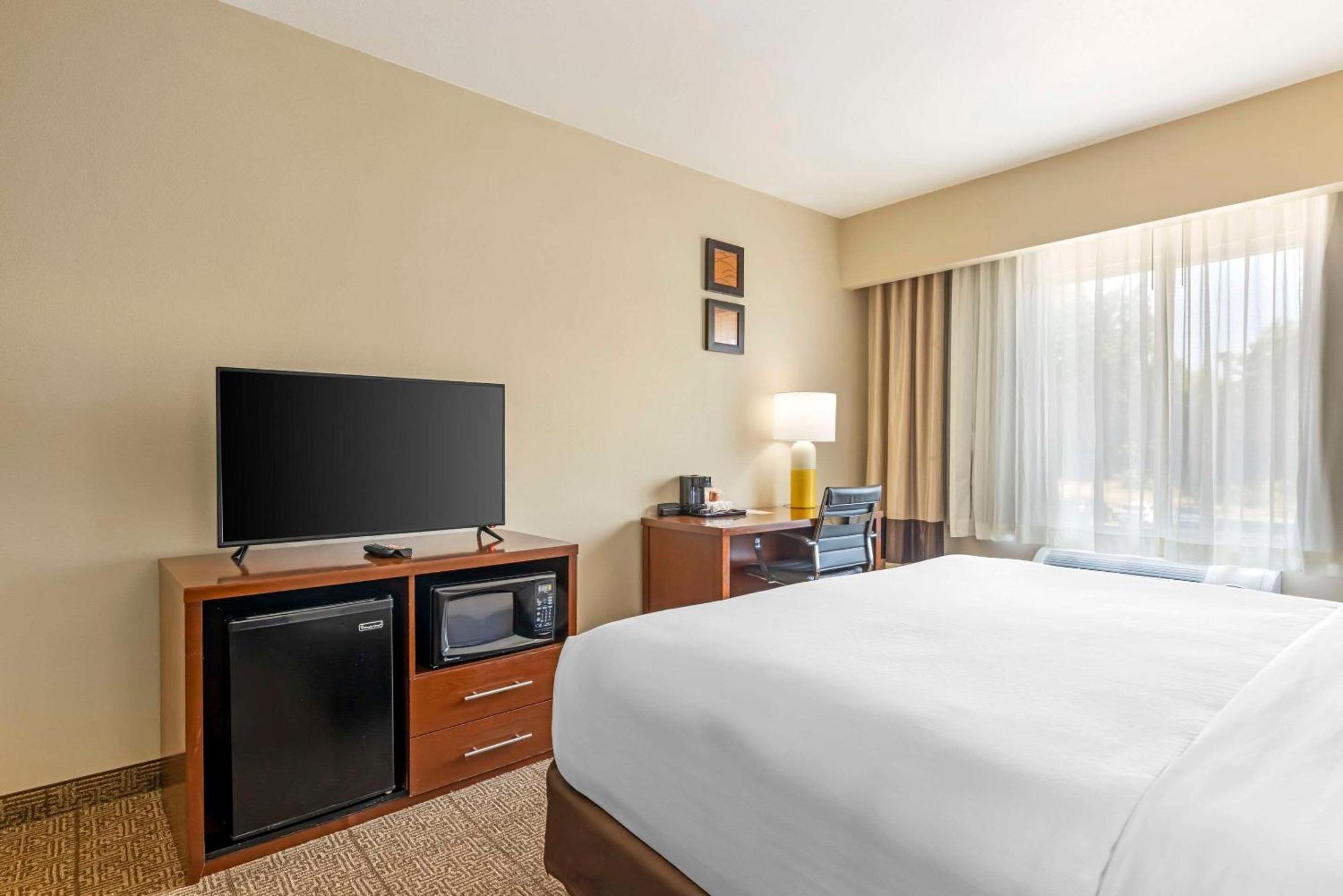 Comfort Suites Near Vancouver Mall Exteriör bild