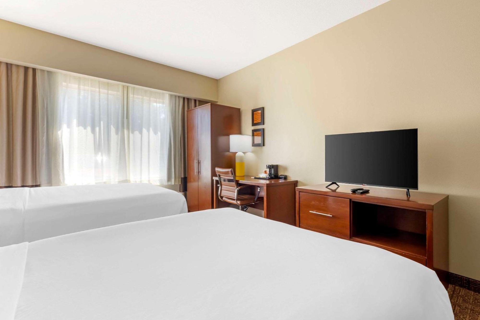 Comfort Suites Near Vancouver Mall Exteriör bild