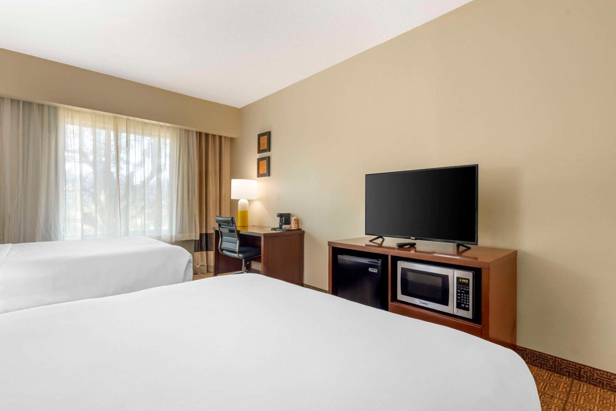Comfort Suites Near Vancouver Mall Exteriör bild