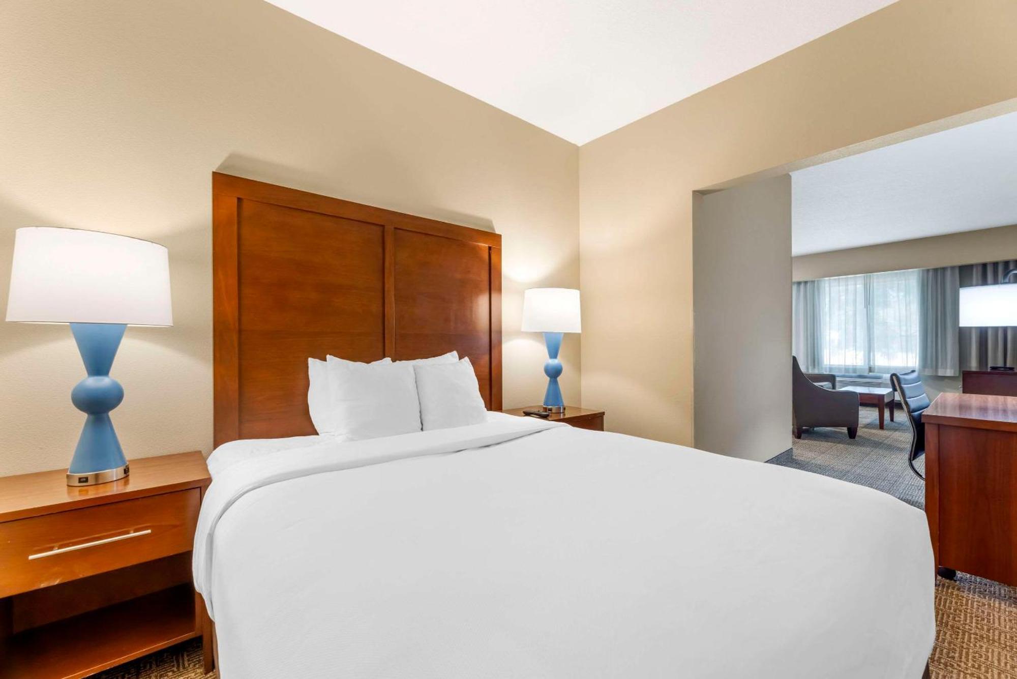 Comfort Suites Near Vancouver Mall Exteriör bild