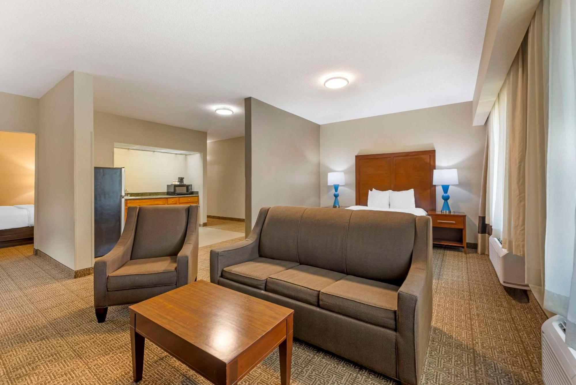 Comfort Suites Near Vancouver Mall Exteriör bild