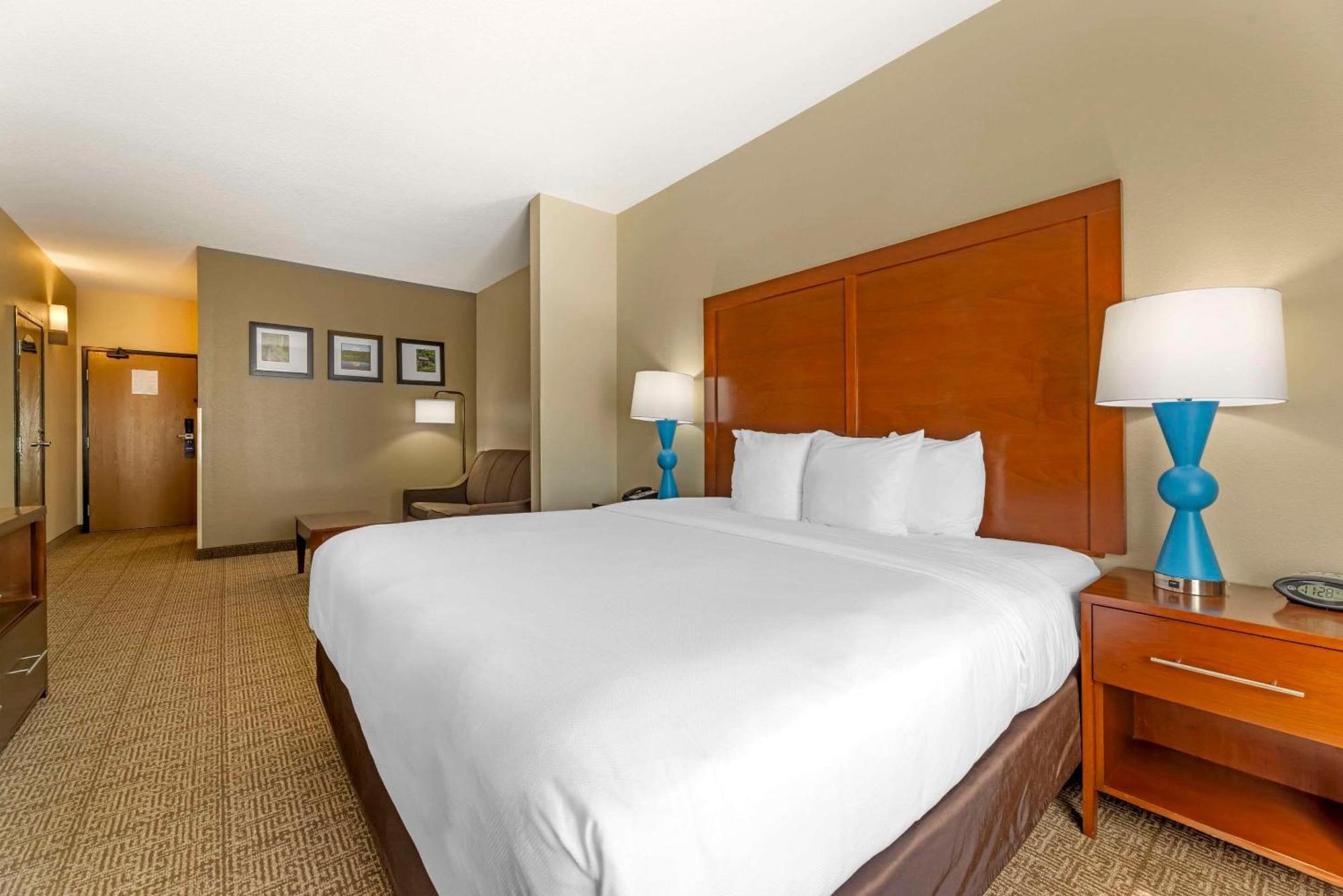 Comfort Suites Near Vancouver Mall Exteriör bild
