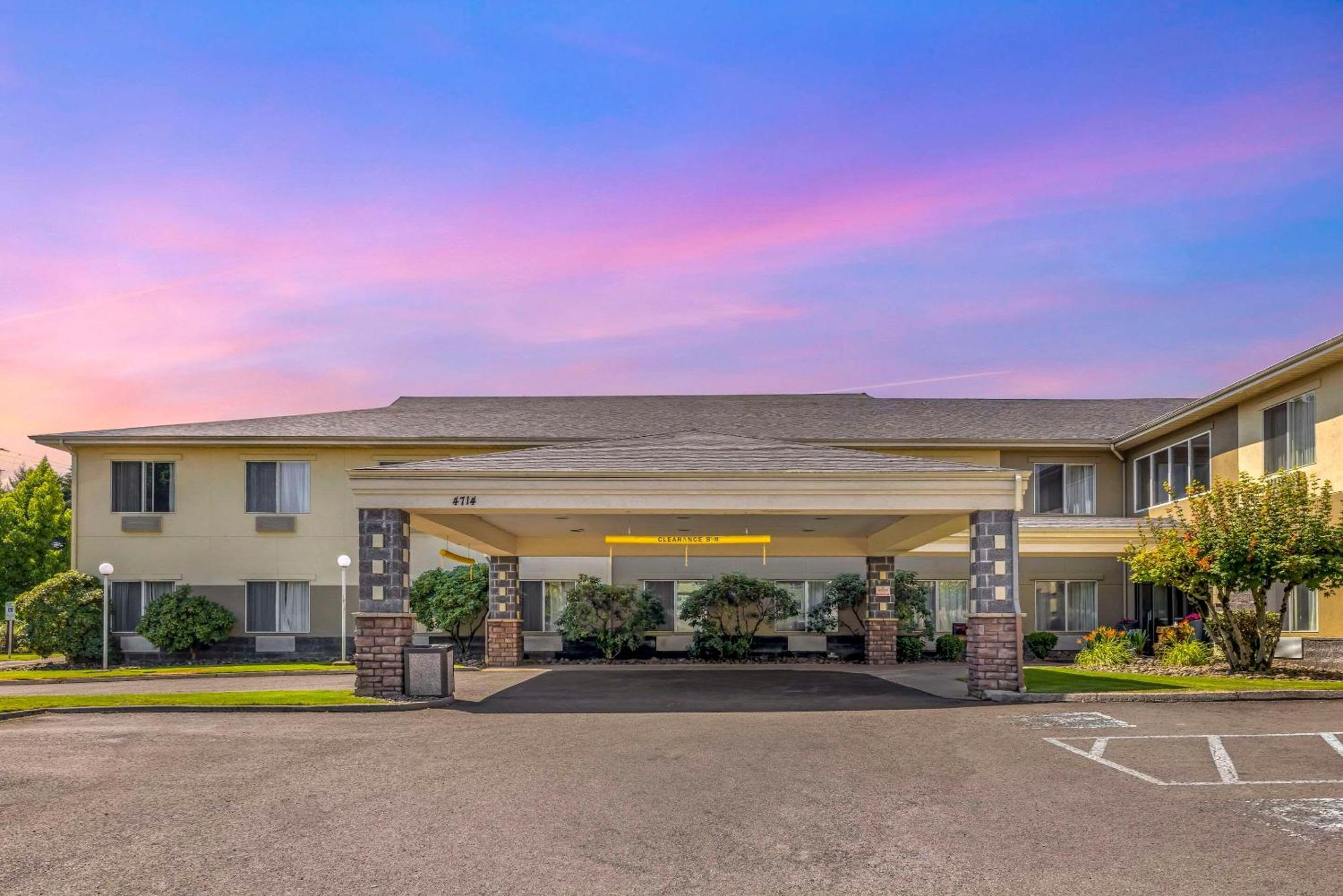 Comfort Suites Near Vancouver Mall Exteriör bild