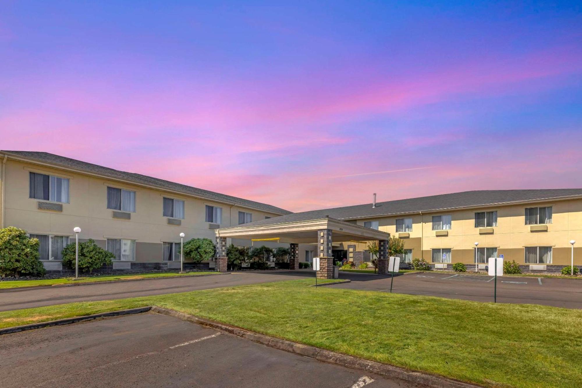 Comfort Suites Near Vancouver Mall Exteriör bild