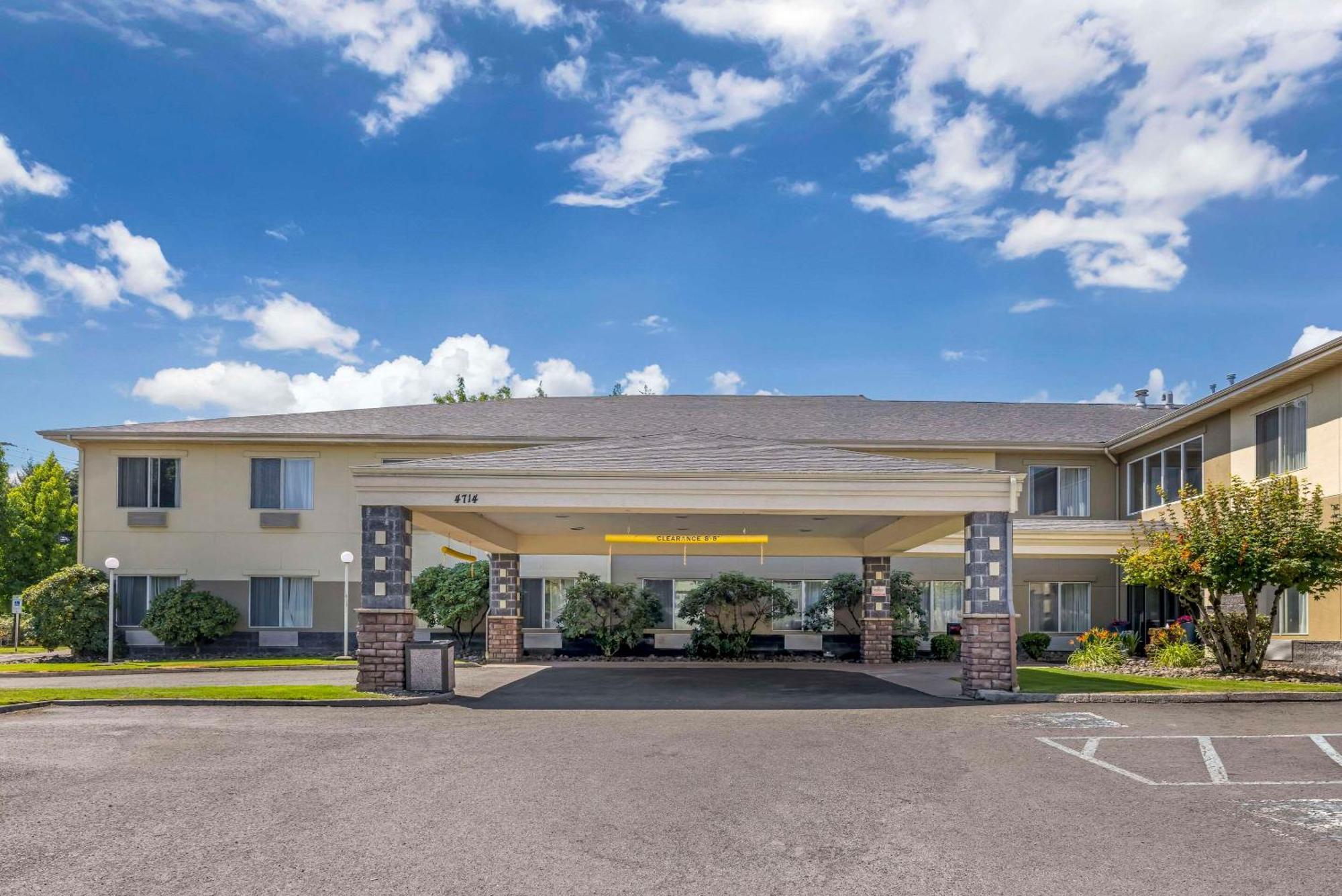 Comfort Suites Near Vancouver Mall Exteriör bild