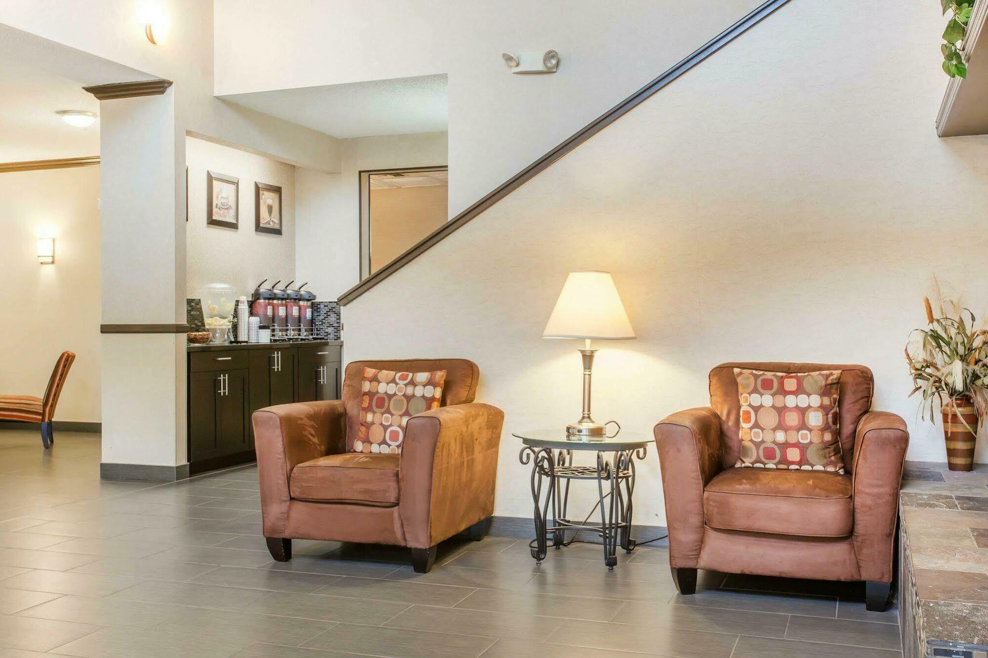 Comfort Suites Near Vancouver Mall Exteriör bild